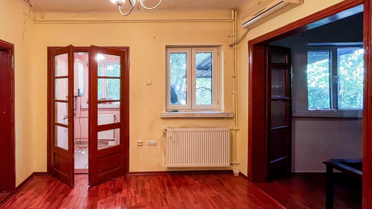 DE VANZARE CASA + TEREN in Dobroestiul (Vechi)