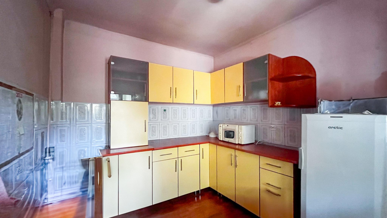 DE VANZARE CASA + TEREN in Dobroestiul (Vechi)