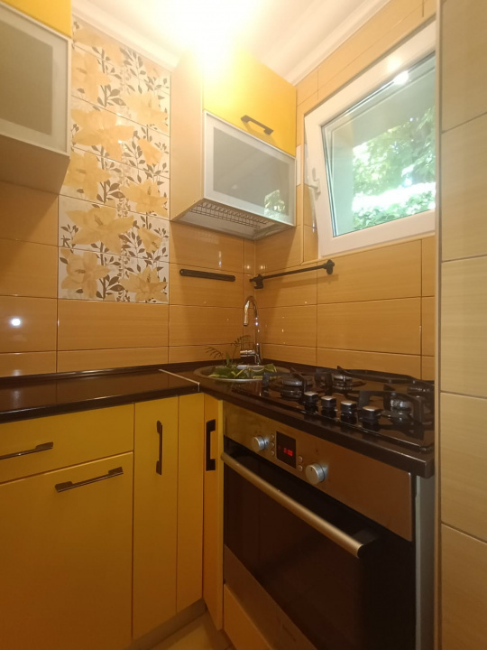 Garsonieră de închiriat – Strada Moise Nicoară, zona Unirii – Rond Alba Iulia