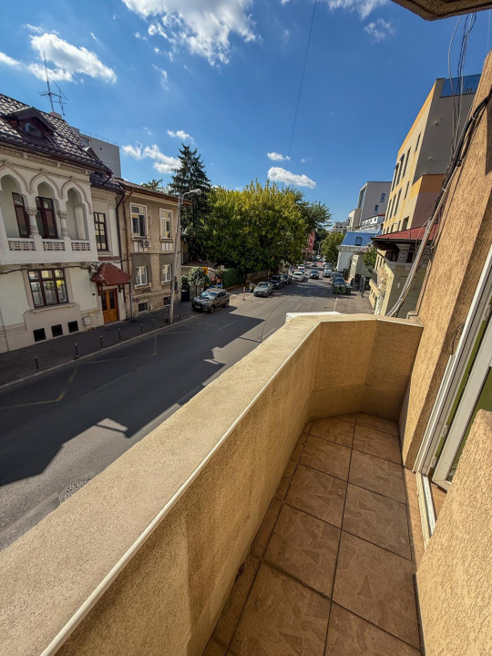 Apartament spatios cu centrala proprie, Armeneasca - Mosilor