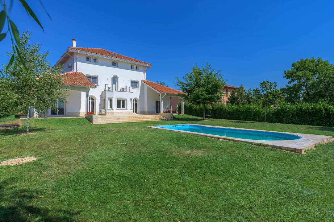Vilă elegantă cu piscină și ieșire la Lac – Căciulați, Balotești
