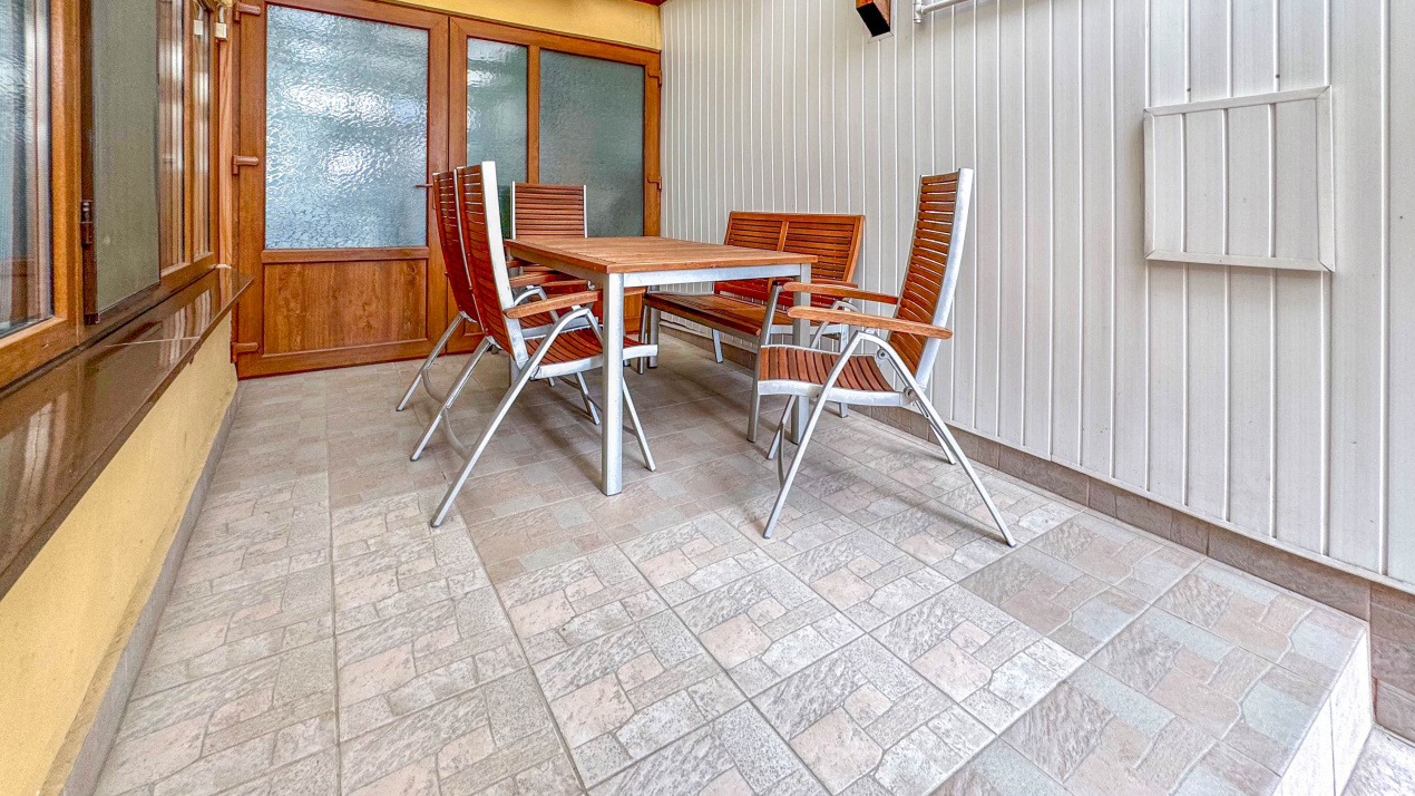 Casa | 356 mpc | Lot 1422 mp | Atelier de creatie | Locuinta/sediu | Baicoi