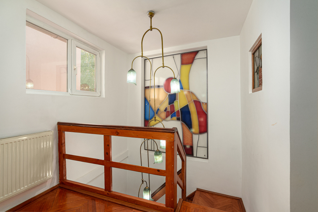 Casa de închiriat Str Justinian pretabilă birouri