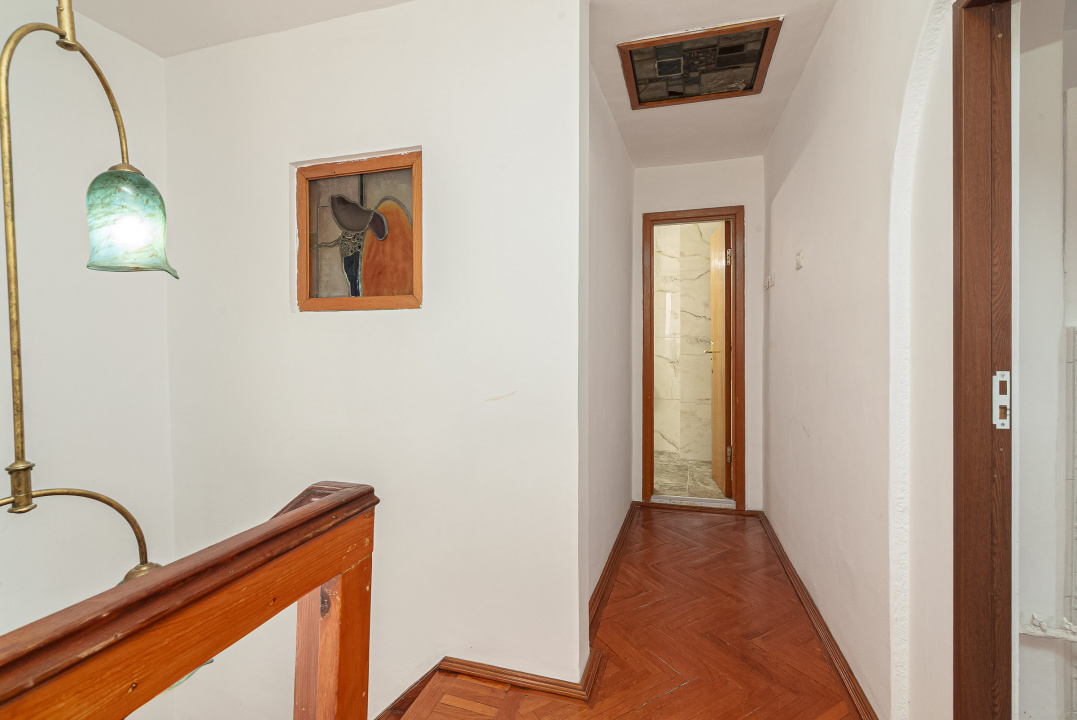Casa de închiriat Str Justinian pretabilă birouri