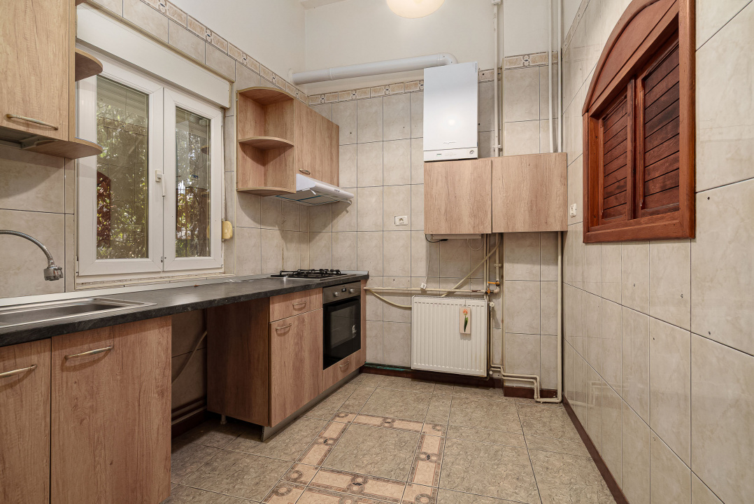 Casa de închiriat Str Justinian pretabilă birouri