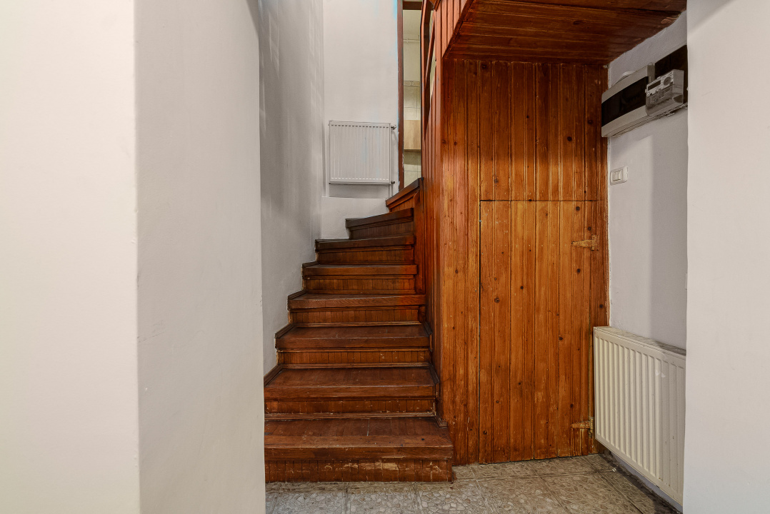 Casa de închiriat Str Justinian pretabilă birouri