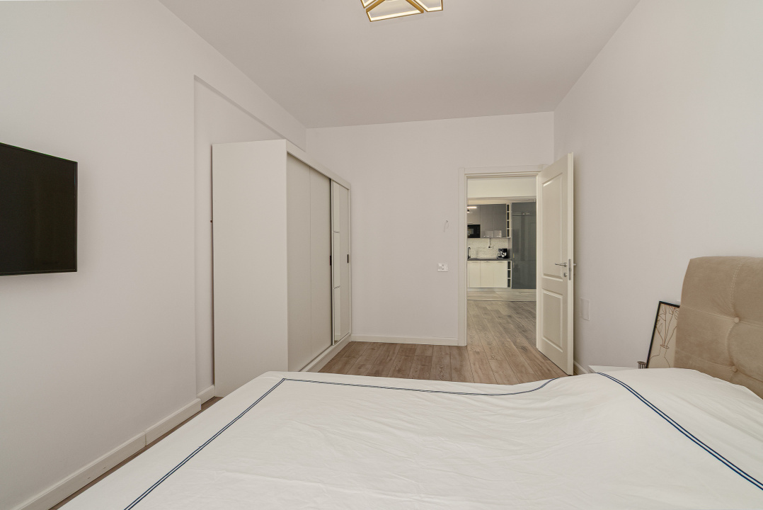 Via Pipera, 3 cam, 74 mp, mobilat-utilat, 2 gr sanit, loc de parcare subteran