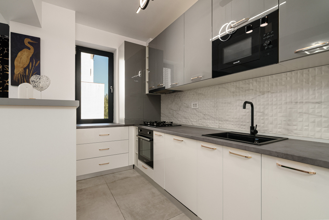 Via Pipera, 3 cam, 74 mp, mobilat-utilat, 2 gr sanit, loc de parcare subteran