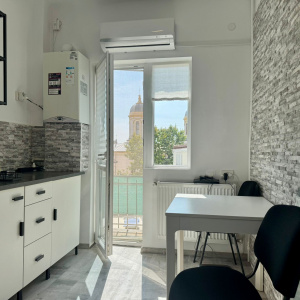 Garsoniera Spatioasa | Prima  închiriere | grădină privată | Foișorul de Foc