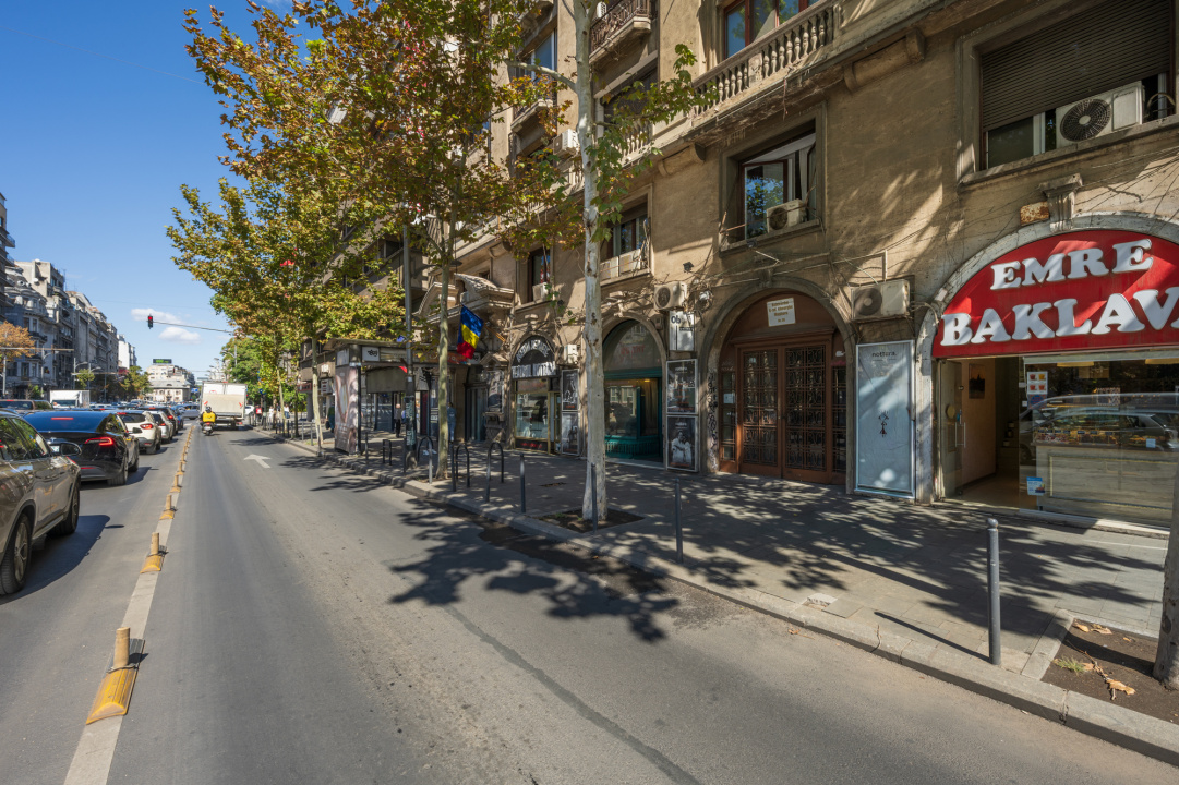 Garsoniera  Piata Romana,  Bd Magheru 20, Teatrul Nottara, etaj 7/9