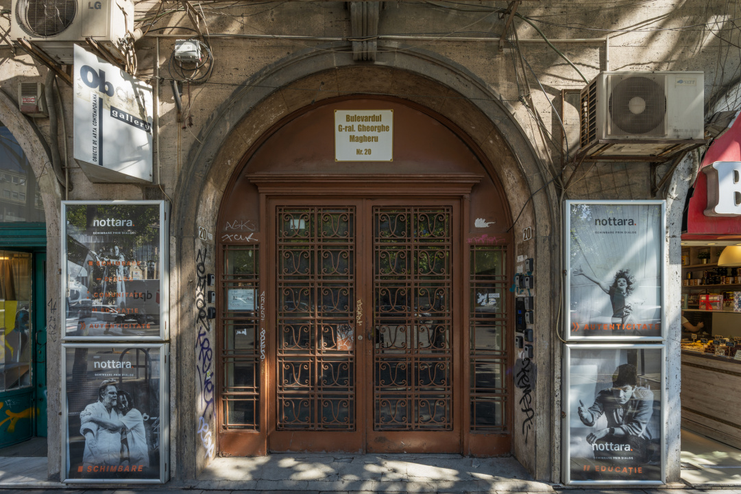 Garsoniera  Piata Romana,  Bd Magheru 20, Teatrul Nottara, etaj 7/9