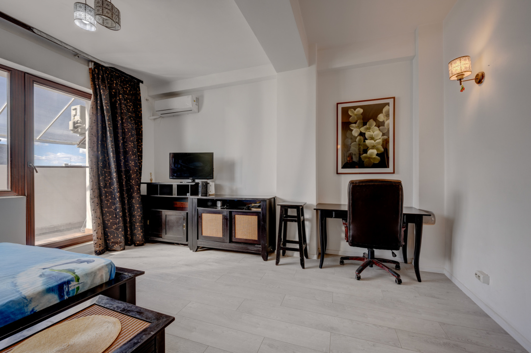 Garsoniera  Piata Romana,  Bd Magheru 20, Teatrul Nottara, etaj 7/9