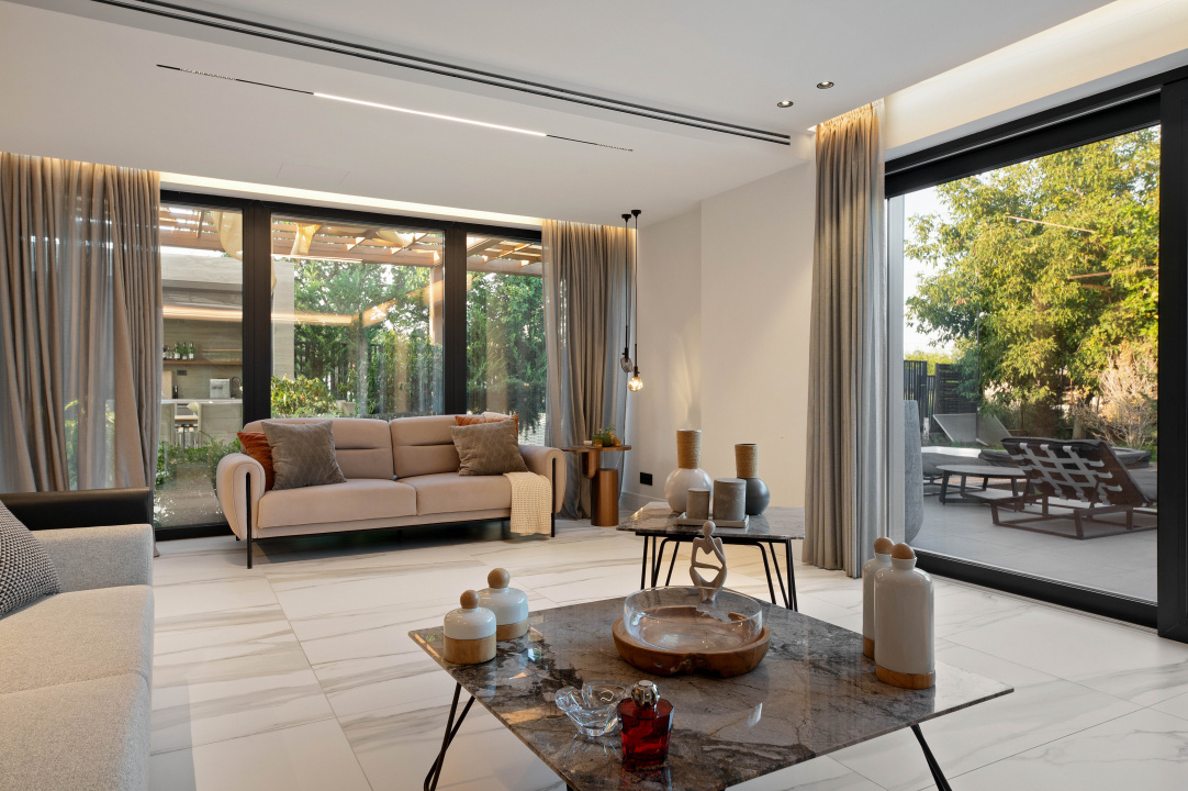 TUNARI, VILA MODERNA - 400 MP TOTAL, 1500 MP LOT!