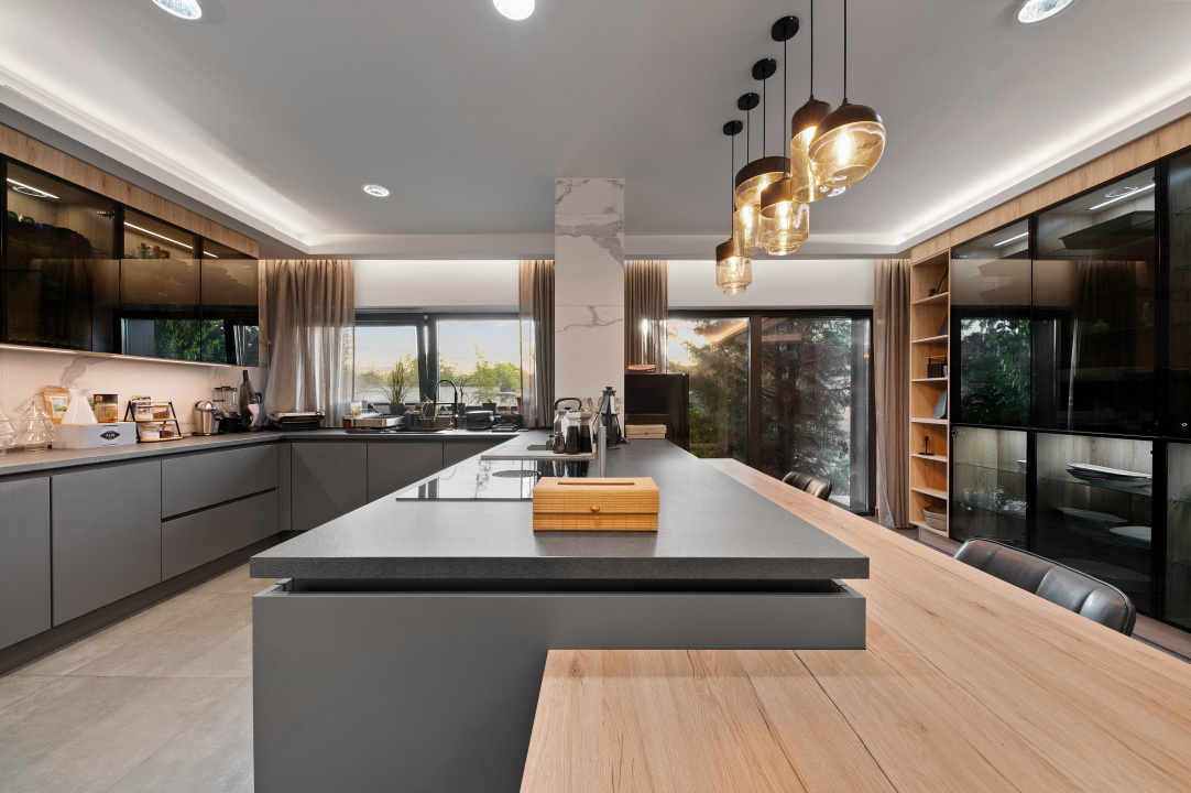 TUNARI, VILA MODERNA - 400 MP TOTAL, 1500 MP LOT!