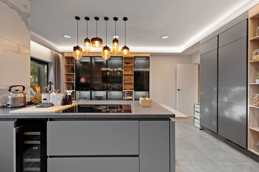 TUNARI, VILA MODERNA - 400 MP TOTAL, 1500 MP LOT!