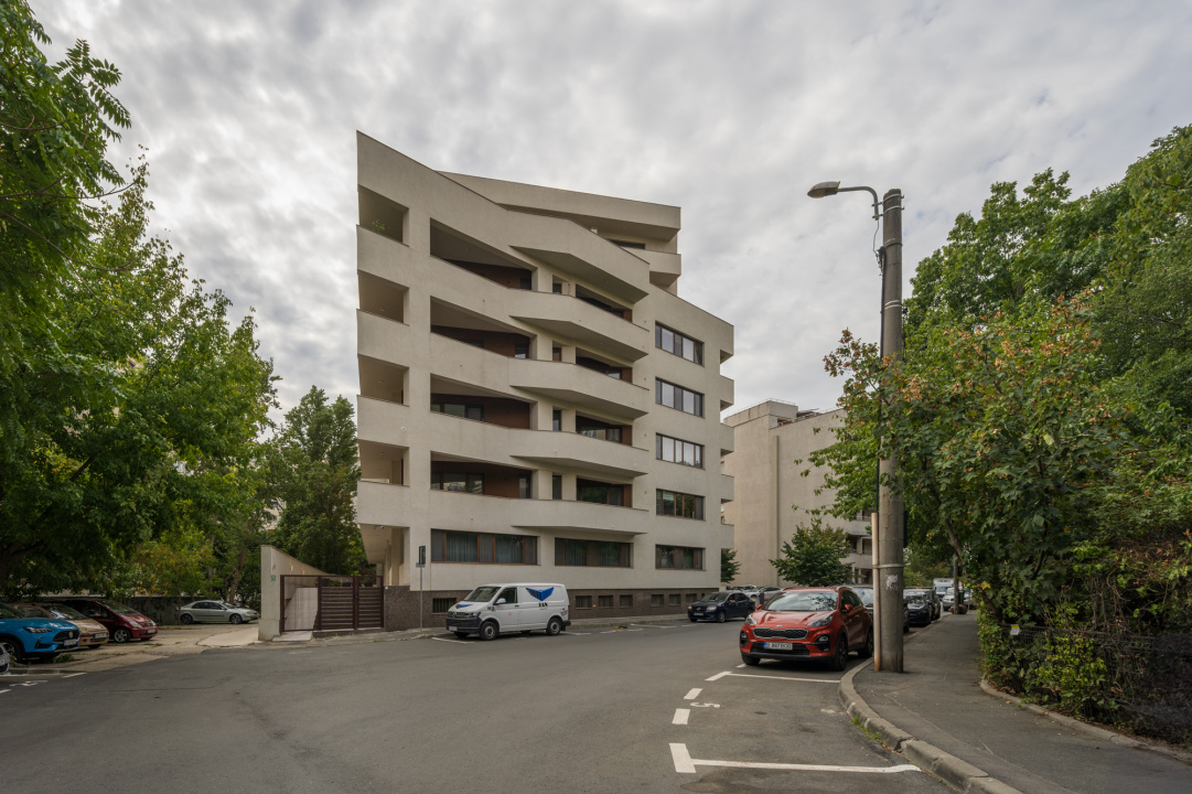 13 SEPTEMBRIE - URANUS, 3 CAMERE 140 MP, ETAJ 7, PANORAMA!