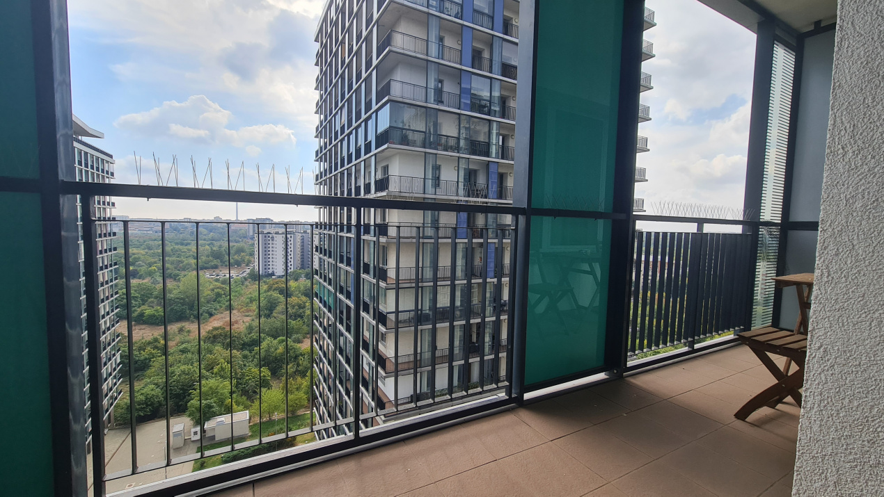 Garsonieră studio în Asmita Gardens — etaj 13/17, terasă 10 mp 