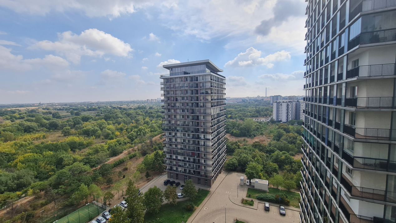 Garsonieră studio în Asmita Gardens — etaj 13/17, terasă 10 mp 