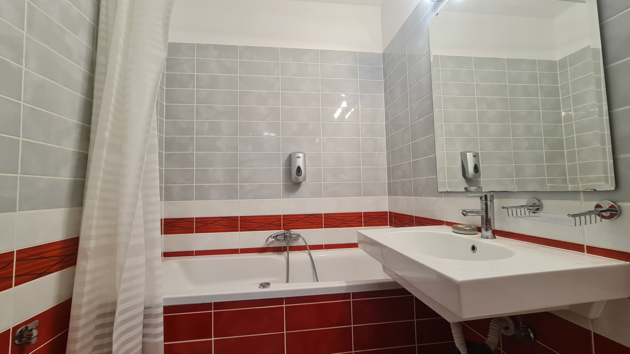 Garsonieră studio în Asmita Gardens — etaj 13/17, terasă 10 mp 