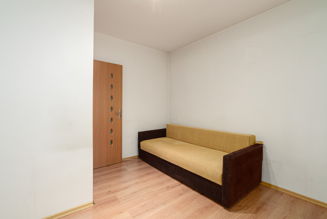 Calea Giulesti, etaj 1,, bloc anvelopat, 3 camere, vedere spate