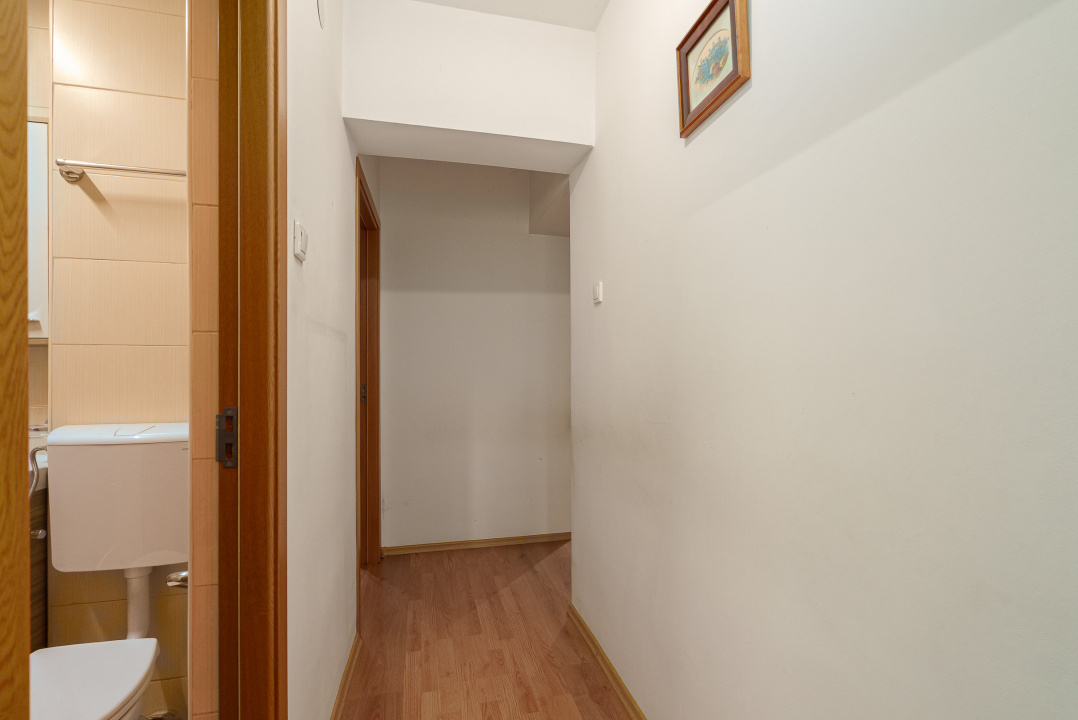 Calea Giulesti, etaj 1,, bloc anvelopat, 3 camere, vedere spate