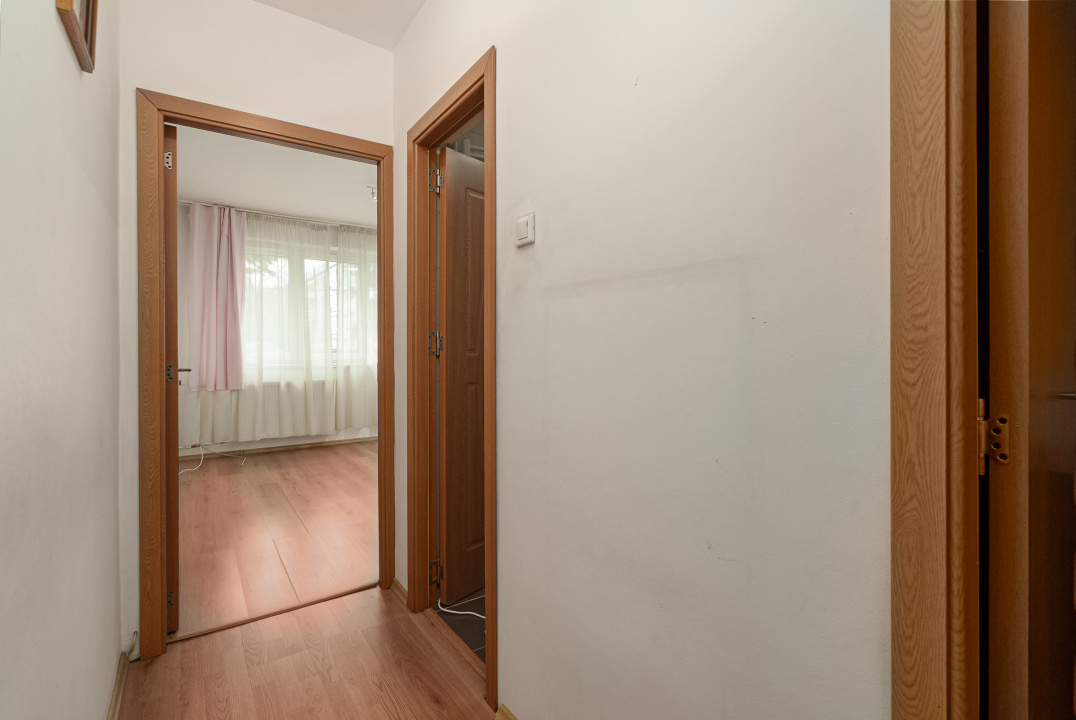 Calea Giulesti, etaj 1,, bloc anvelopat, 3 camere, vedere spate
