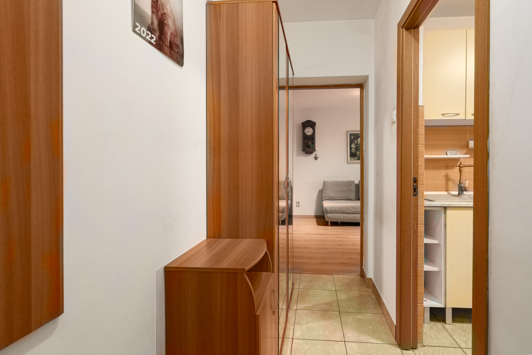 Calea Giulesti, etaj 1,, bloc anvelopat, 3 camere, vedere spate