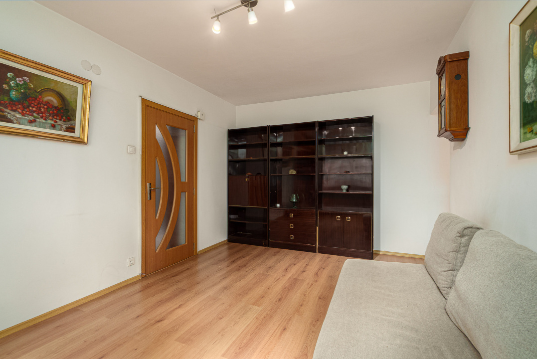 Calea Giulesti, etaj 1,, bloc anvelopat, 3 camere, vedere spate