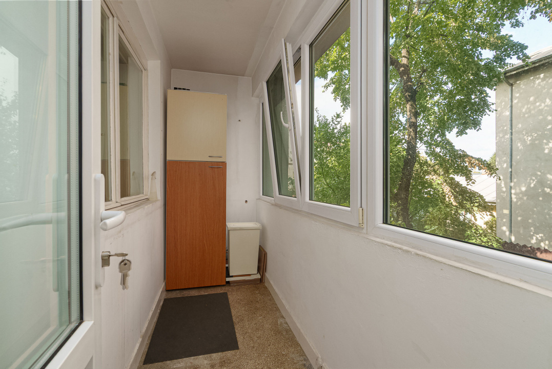 Calea Giulesti, etaj 1,, bloc anvelopat, 3 camere, vedere spate
