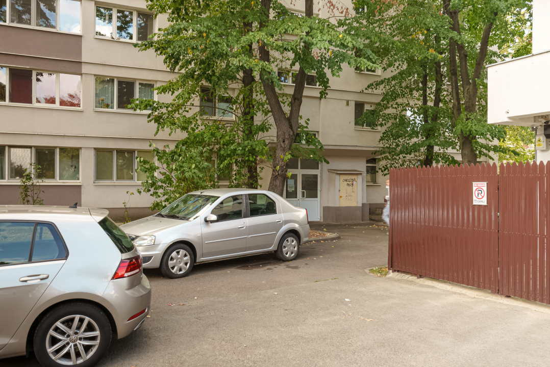 Calea Giulesti, etaj 1,, bloc anvelopat, 3 camere, vedere spate