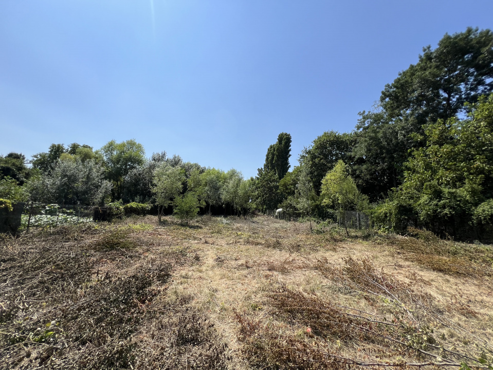 Teren Manastirea Snagov. Deschidere lac. Front stradal 30 metri. 
