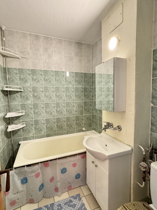 Apartament 3 camere Drumul Taberei - Valea Ialomitei, et 7, decomandat