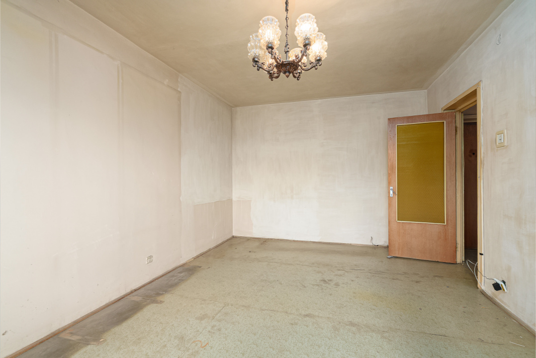  3 camere Militari-Gorjului etaj 5, bloc 1979, '74 mp, 2 gr sanitare, 2 balcoane