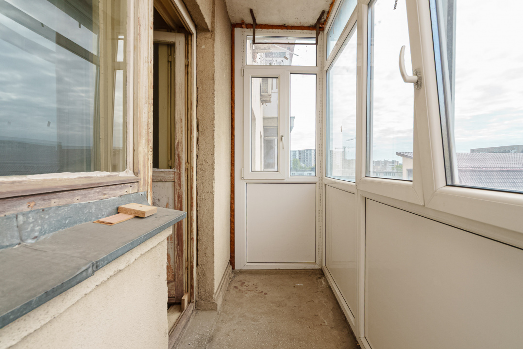  3 camere Militari-Gorjului etaj 5, bloc 1979, '74 mp, 2 gr sanitare, 2 balcoane