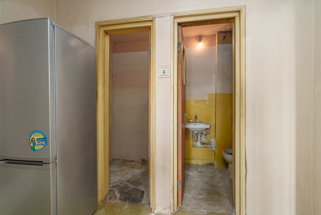  3 camere Militari-Gorjului etaj 5, bloc 1979, '74 mp, 2 gr sanitare, 2 balcoane