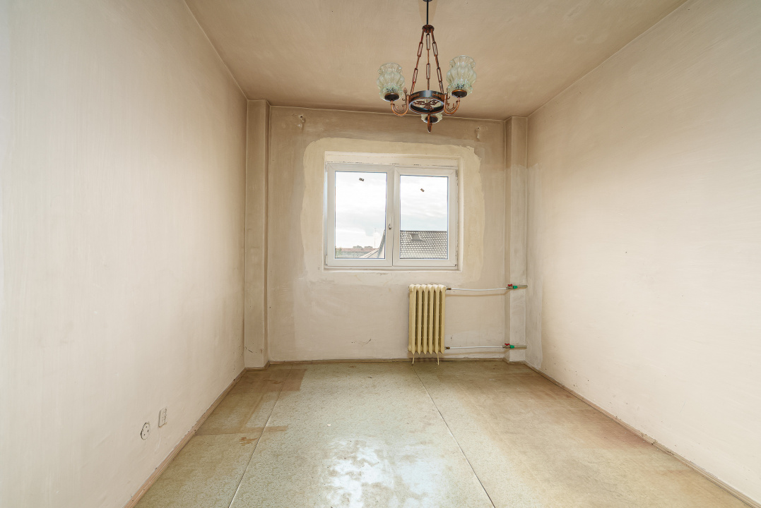  3 camere Militari-Gorjului etaj 5, bloc 1979, '74 mp, 2 gr sanitare, 2 balcoane