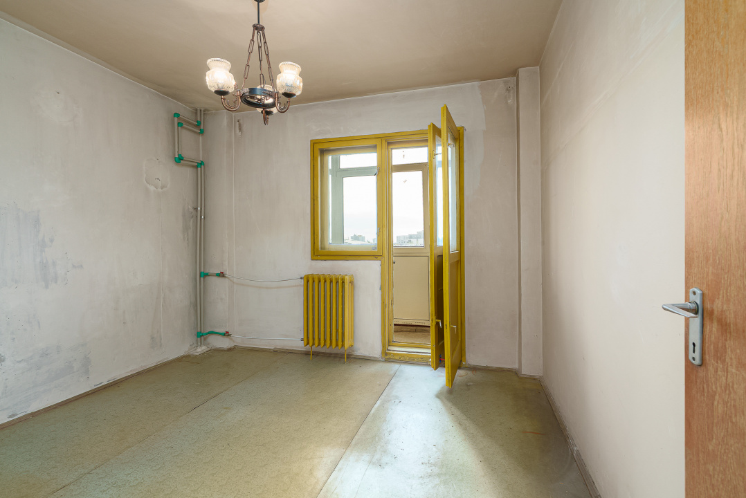  3 camere Militari-Gorjului etaj 5, bloc 1979, '74 mp, 2 gr sanitare, 2 balcoane