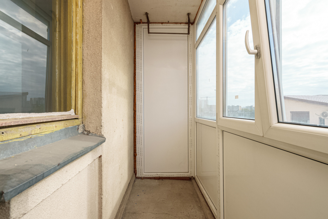  3 camere Militari-Gorjului etaj 5, bloc 1979, '74 mp, 2 gr sanitare, 2 balcoane