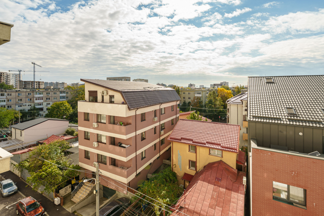  3 camere Militari-Gorjului etaj 5, bloc 1979, '74 mp, 2 gr sanitare, 2 balcoane