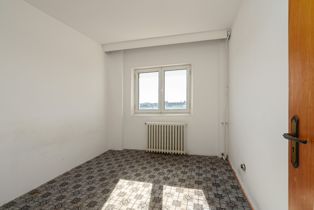 Turda - Col Ștefan Stoika, 4 camere, decomandat, '91 mp, 2 gr sanit, bloc 1983