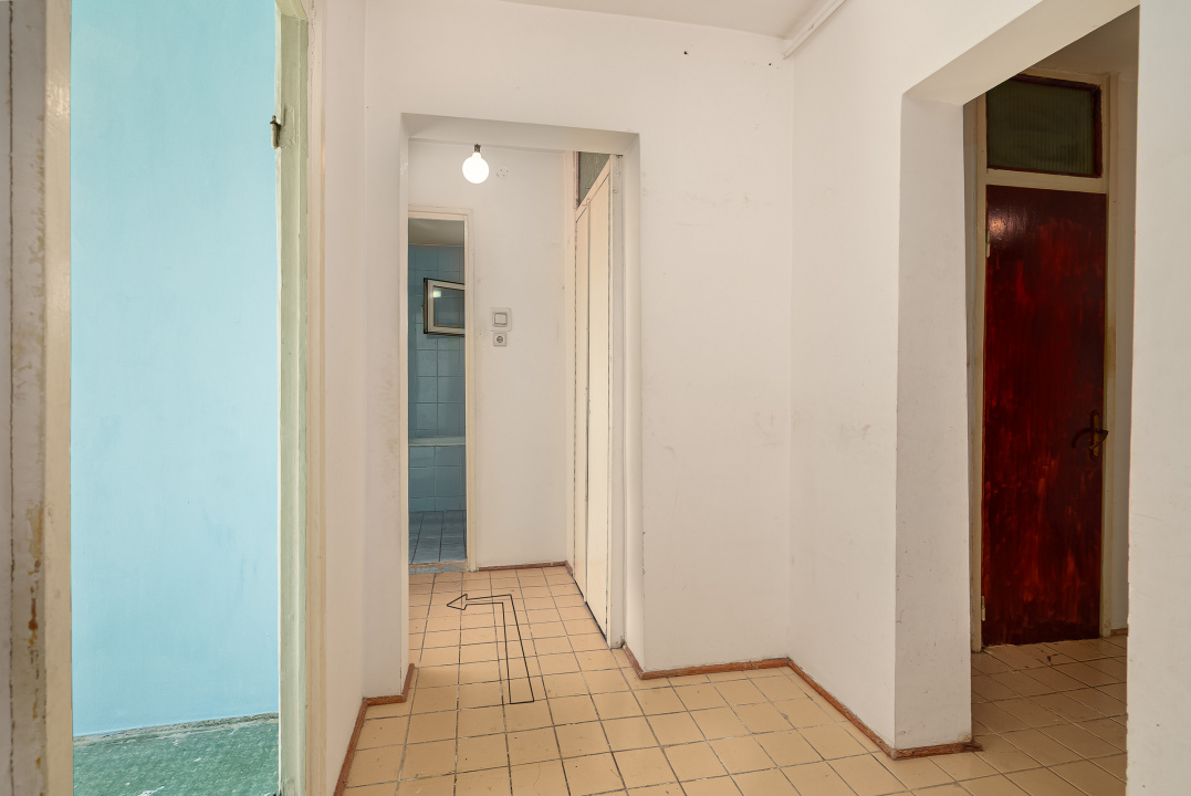 Turda - Col Ștefan Stoika, 4 camere, decomandat, '91 mp, 2 gr sanit, bloc 1983