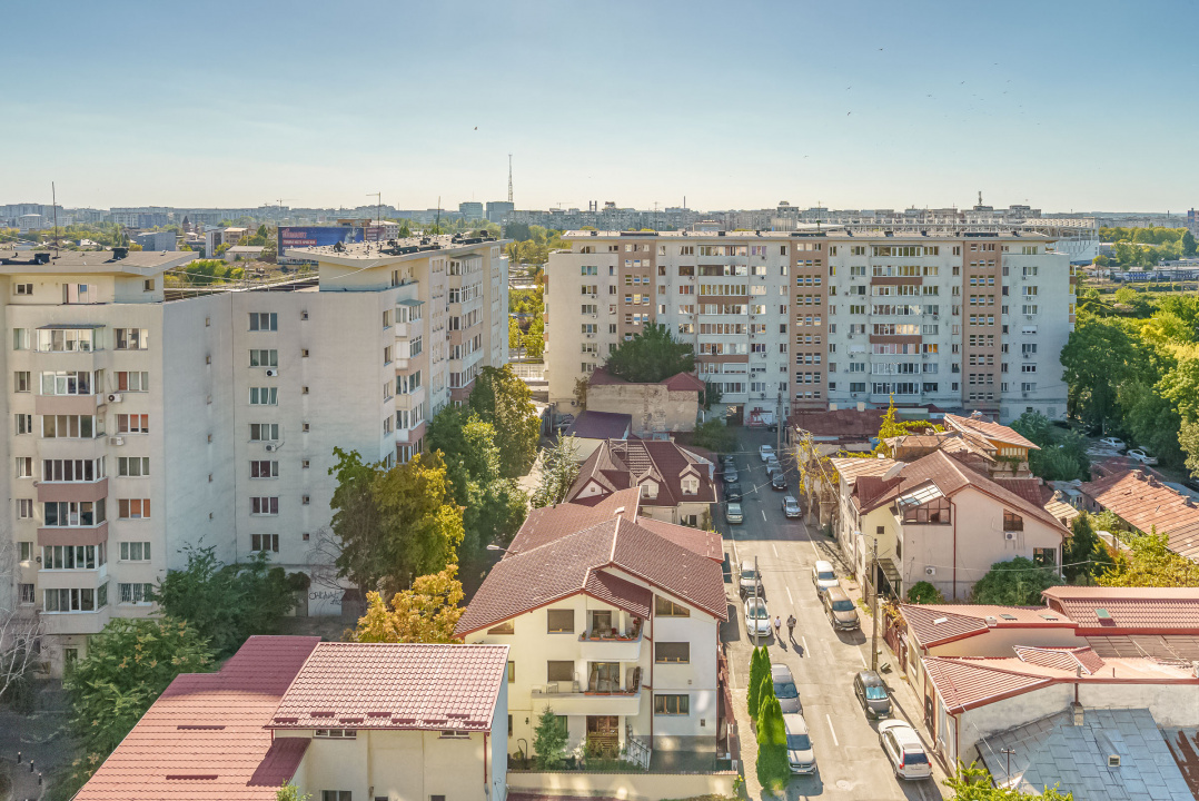 Turda - Col Ștefan Stoika, 4 camere, decomandat, '91 mp, 2 gr sanit, bloc 1983