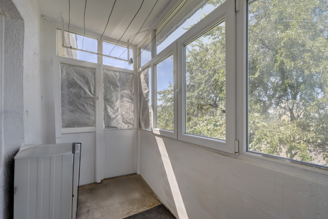 DRISTOR – STRADA IOSIF ION, APARTAMENT 2 CAMERE, ETAJ 4/4, 52MP!