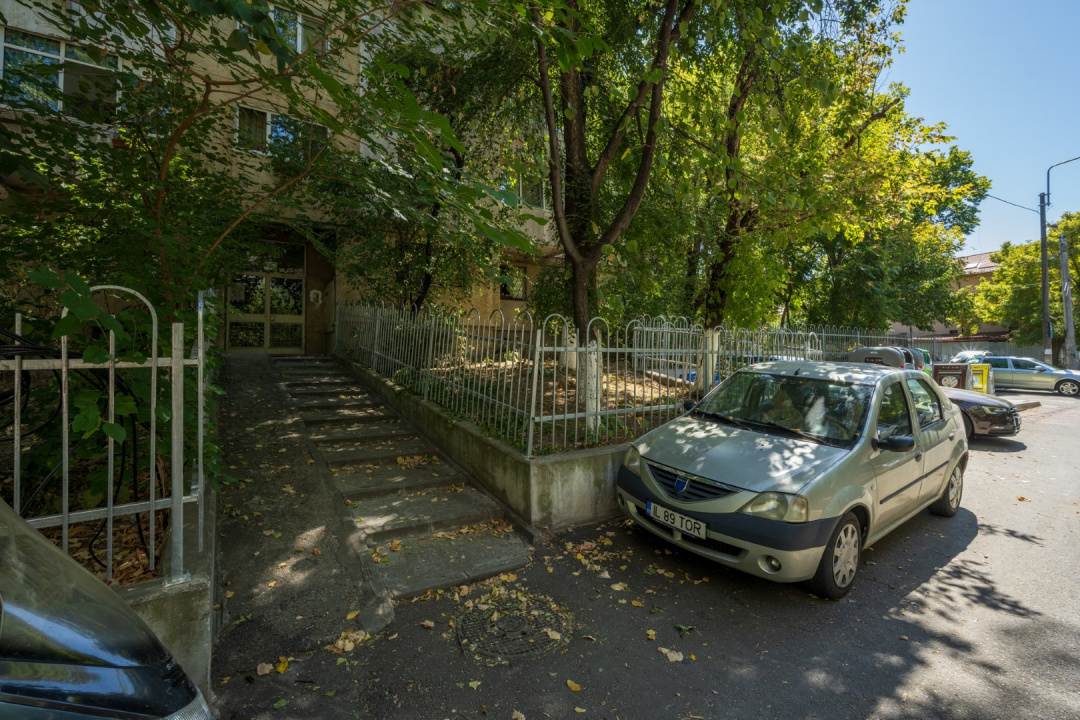 DRISTOR – STRADA IOSIF ION, APARTAMENT 2 CAMERE, ETAJ 4/4, 52MP!