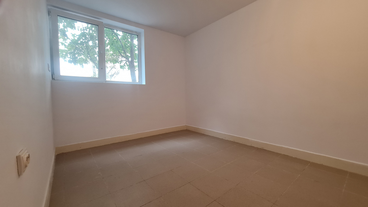 Apartament 3 camere 93mp Demisol Bloc 2014