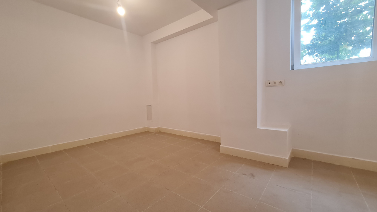 Apartament 3 camere 93mp Demisol Bloc 2014
