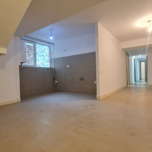 Cel Mai Ieftin Demisol din București! 93mp Bloc 2014