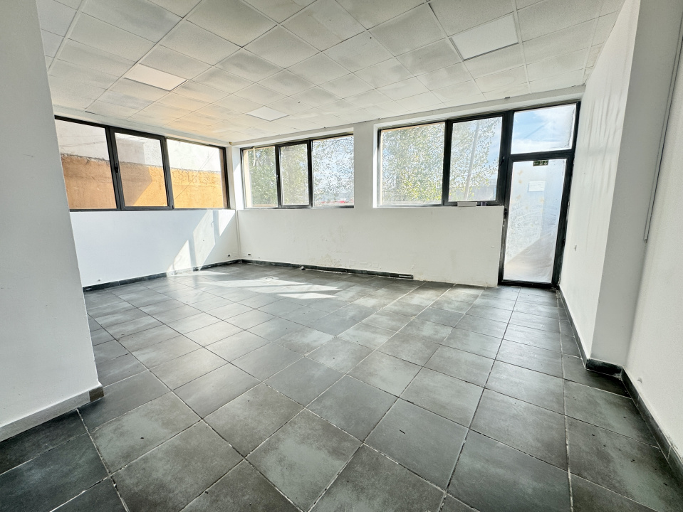 Spațiu comercial/birouri de închiriere, P+1+M, 260 mp, deschidere dubla, curte 