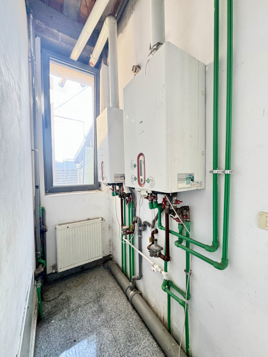 Spațiu comercial/birouri de închiriere, P+1+M, 260 mp, deschidere dubla, curte 