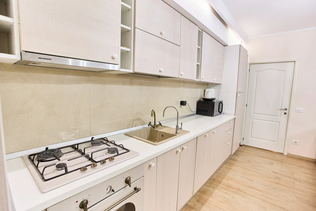 BĂNEASA – PETROM CITY, 2 CAMERE + PARCARE SUBTERANĂ, 71 MP TOTAL!